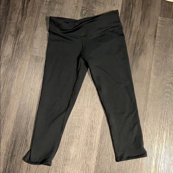 Fabletics crops. Never worn. Size XS - Picture 1 of 3